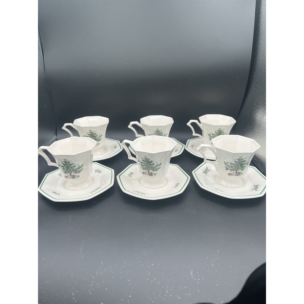 🎄 Nikko Christmastime Coffee Cup & Saucer Set–Holly & Christmas Tree–Vintage☕ - Picture 2 of 8
